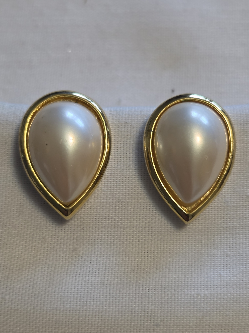 Vtg Crown Trifari Gold-Tone Faux Pearl Teardrop Clip Earrings